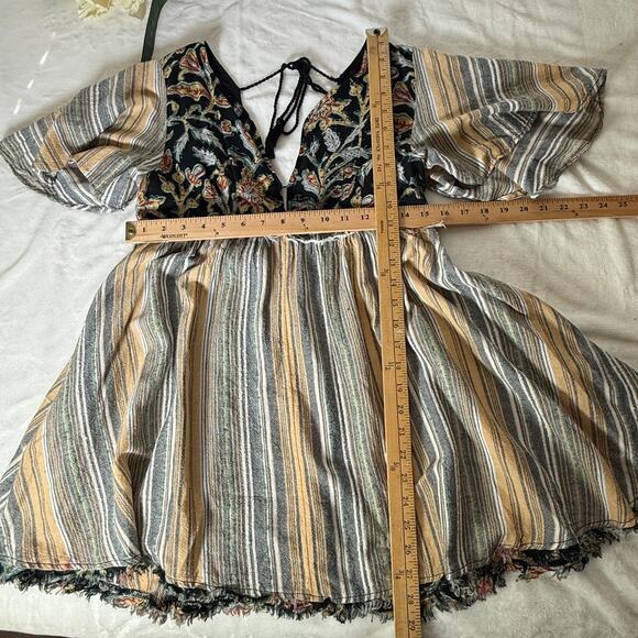 Free People Under The Sun Tunic Size Small Boho Flutter Sleeve Patchwork Top - Picture 12 of 12